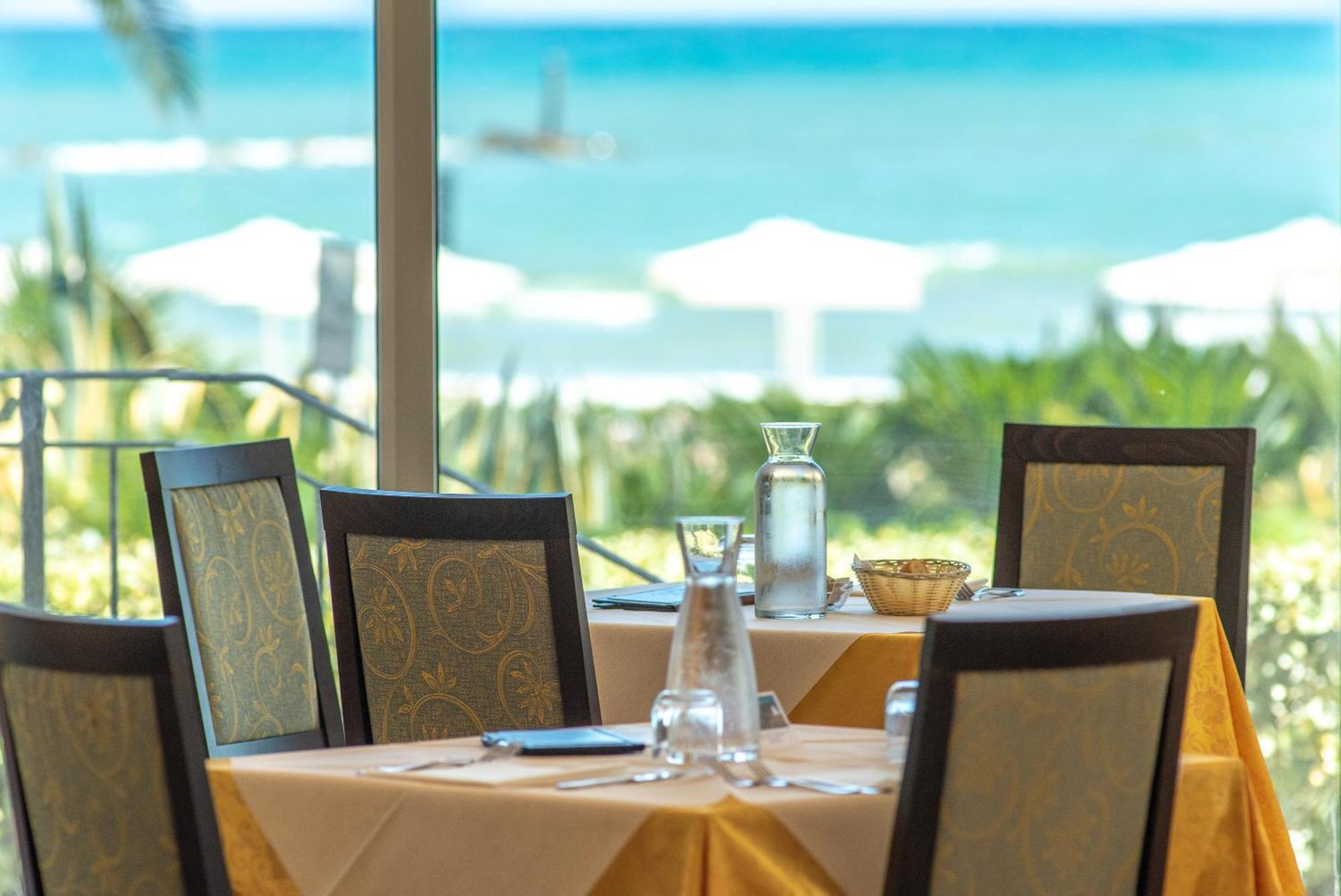 Roses Hotel Roseto Degli Abruzzi Zewnętrze zdjęcie